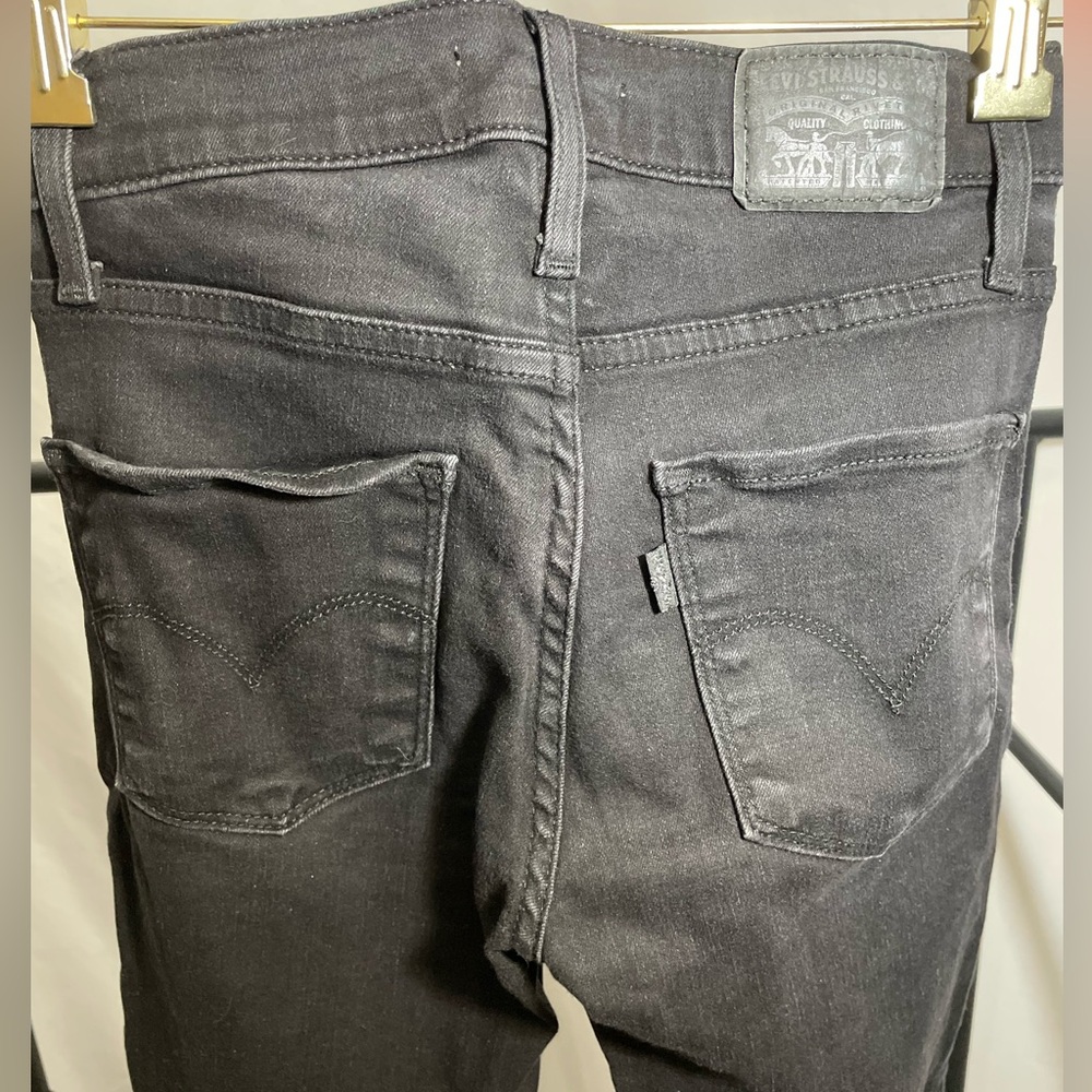 Women’s Levi’s Black Jeans Sz 23